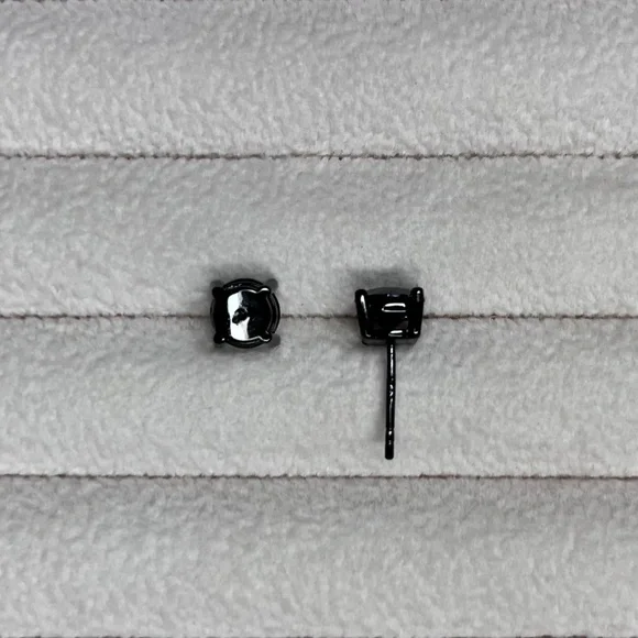 E020Black Moissanite Studs